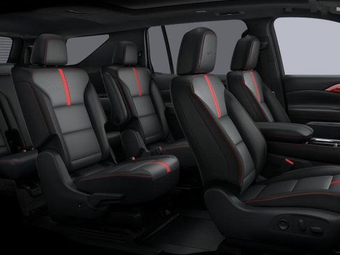 New 2026 Chevrolet Traverse RS w/ LPO, Floor Liner Package AWD/4WD image 40