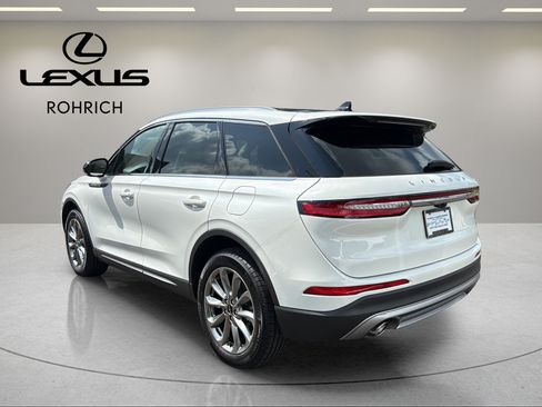 Used 2020 Lincoln Corsair AWD w/ Premium Package image 8
