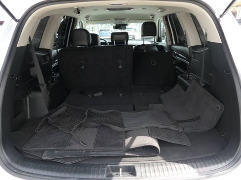 Used 2023 Kia Telluride LX image 22