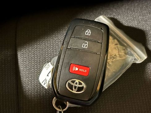 Used 2024 Toyota Corolla Cross LE image 47