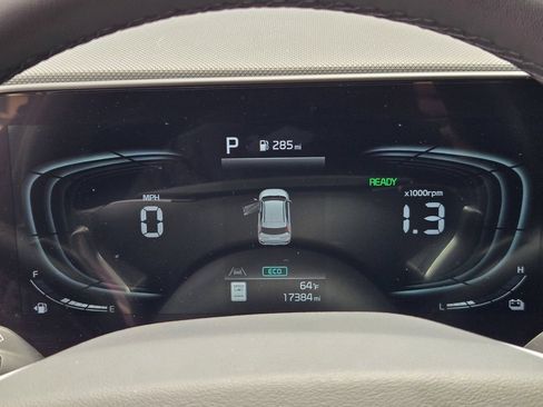 Used 2025 Kia Niro EX FWD image 24