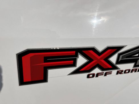 Used 2016 Ford F150 Lariat image 9