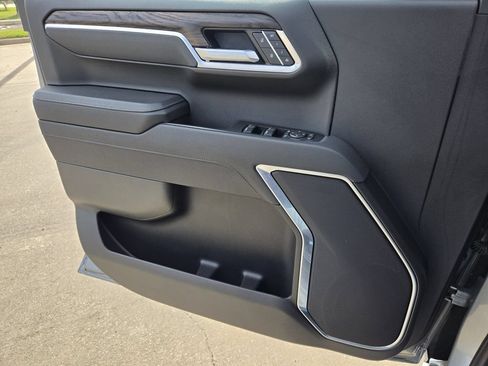 Used 2025 GMC Sierra 1500 SLT RWD image 25
