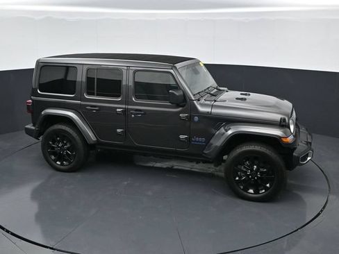 Used 2025 Jeep Wrangler Unlimited Sahara w/ Safety Group AWD/4WD image 29