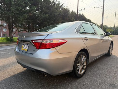 Used 2017 Toyota Camry SE FWD image 7