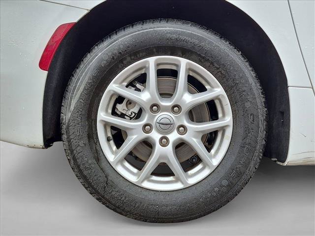 Used 2022 Chrysler Voyager LX w/ Fleet Security Group FWD image 9