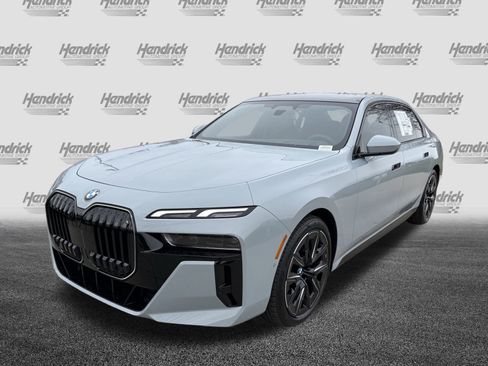 New 2026 BMW 740i image 5