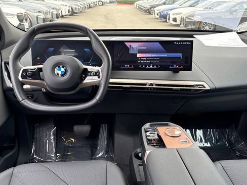 Used 2026 BMW iX xDrive60 w/ Executive Package AWD/4WD image 31