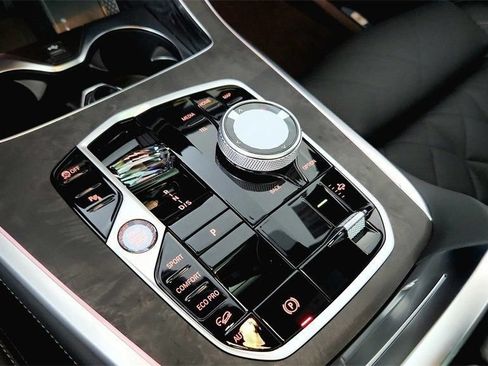 Used 2026 BMW X7 xDrive40i w/ M Sport Package AWD/4WD image 21
