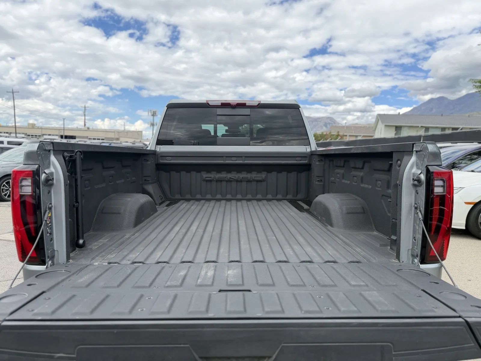 Used 2024 GMC Sierra 2500 Denali w/ Denali Reserve Package AWD/4WD image 17