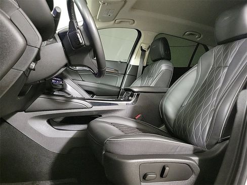 Used 2023 Buick Envision Avenir image 10