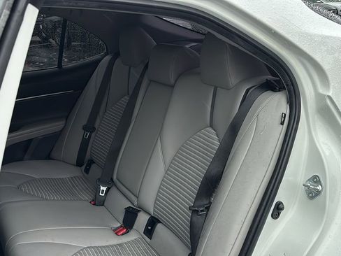 Used 2022 Toyota Camry SE image 27