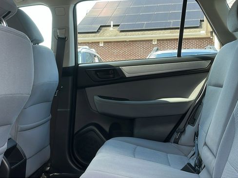 Used 2019 Subaru Outback 2.5i image 21
