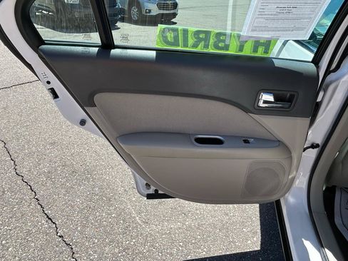 Used 2011 Mercury Milan Hybrid FWD image 13