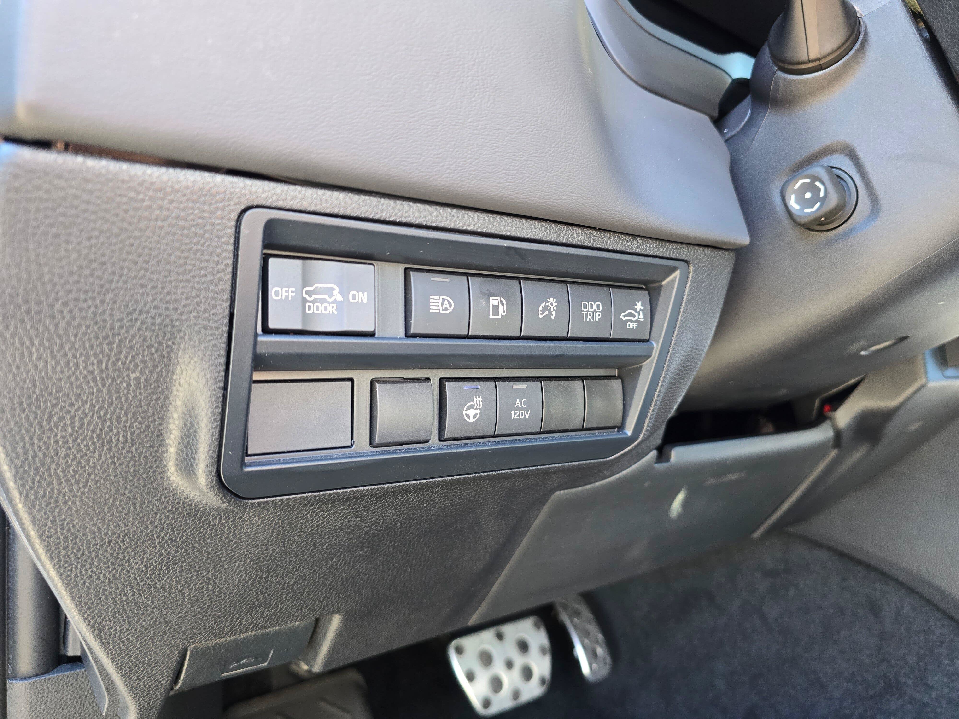 Certified 2025 Toyota Sequoia Platinum w/ TRD Off-Road Package AWD/4WD image 22