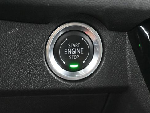 Used 2024 Chevrolet Traverse LT FWD image 33