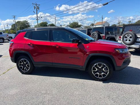 Certified 2026 Jeep Compass Trailhawk AWD/4WD image 2