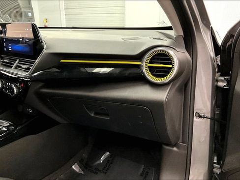 Used 2025 Chevrolet Trax ACTIV w/ Driver Confidence Package FWD image 19