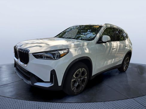 Certified 2023 BMW X1 xDrive28i w/ Convenience Package AWD/4WD image 3