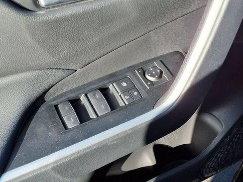 Used 2025 Toyota RAV4 XLE AWD/4WD image 20
