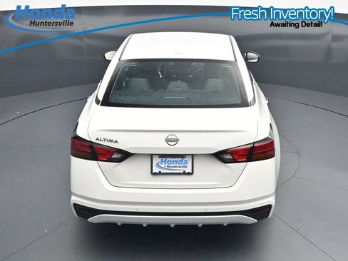 Used 2025 Nissan Altima 2.5 SV FWD image 19