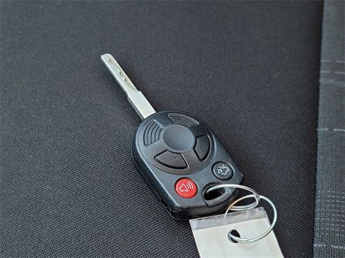 Used 2018 Ford Focus SE image 25