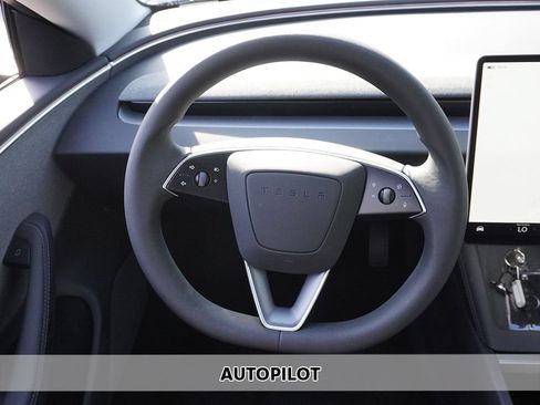 Used 2024 Tesla Model 3 Standard Range RWD image 3