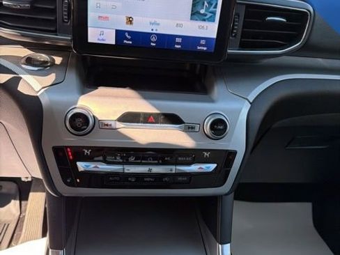 Used 2021 Ford Explorer XLT w/ Equipment Group 202A image 14