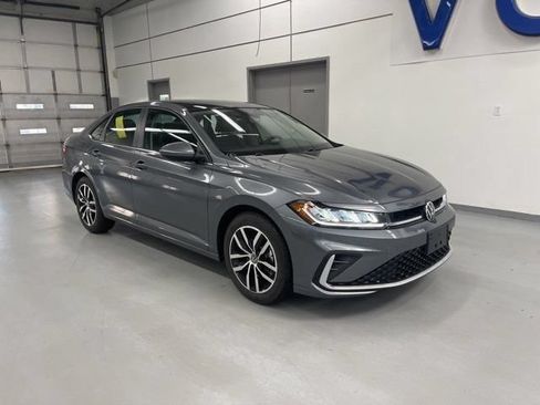 New 2026 Volkswagen Jetta SE FWD image 5