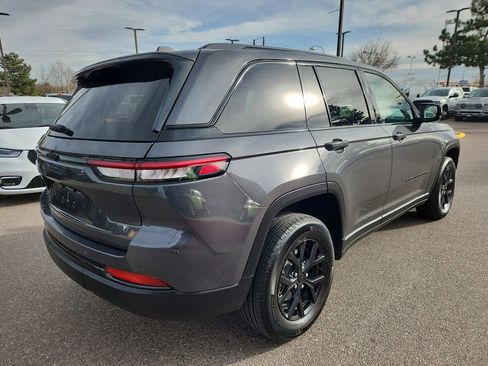 Certified 2024 Jeep Grand Cherokee Altitude image 3