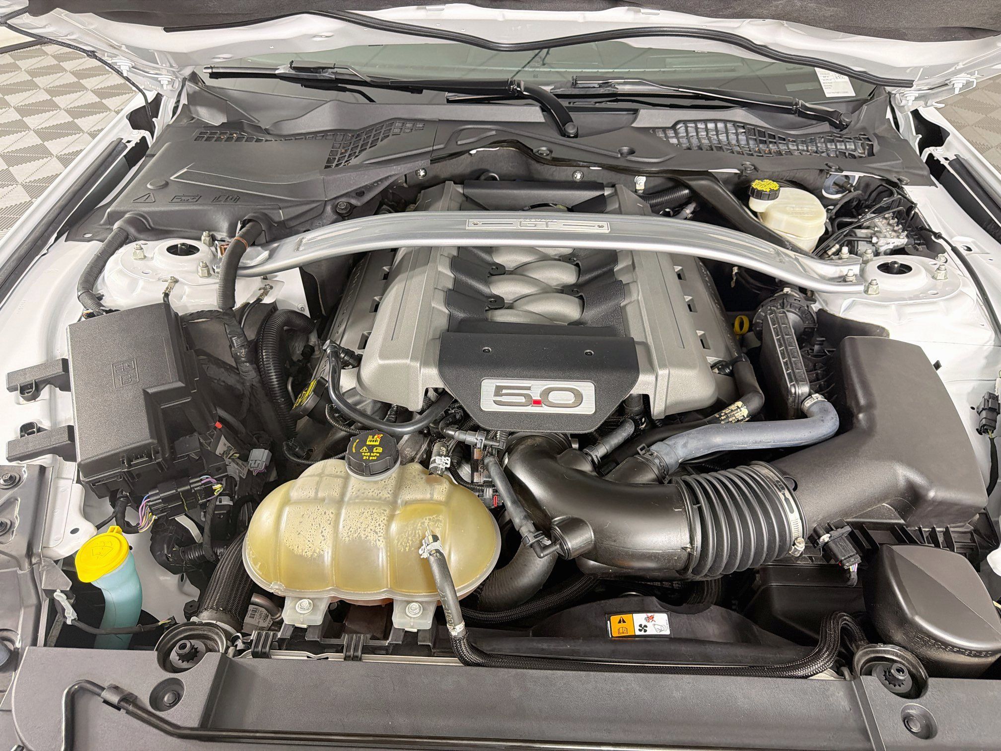 Used 2015 Ford Mustang GT Premium w/ Equipment Group 401A RWD image 30