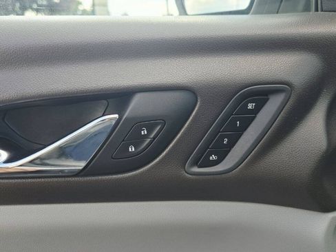 Used 2018 GMC Acadia SLT w/ LPO, Floor Liner Package AWD/4WD image 40