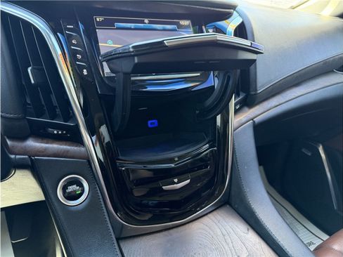 Used 2018 Cadillac Escalade Premium Luxury AWD/4WD image 48