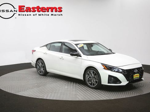Used 2024 Nissan Altima 2.0 SR FWD image 47