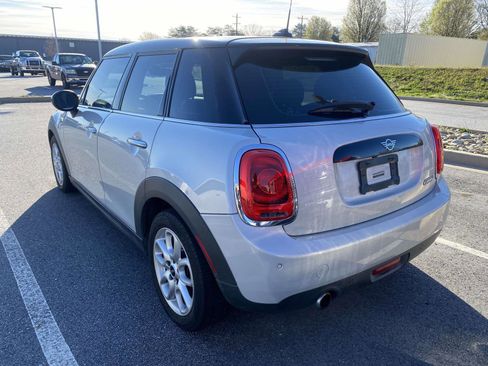 Used 2019 MINI Cooper 4-Door Hardtop w/ Signature Upholstery Package image 5