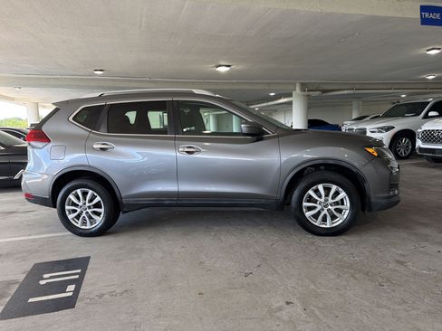 Used 2018 Nissan Rogue SV AWD/4WD image 7