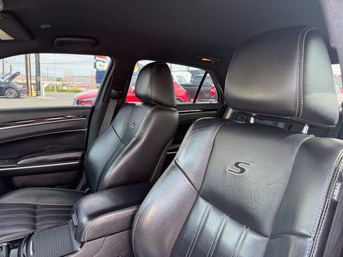 Used 2021 Chrysler 300 S RWD image 9