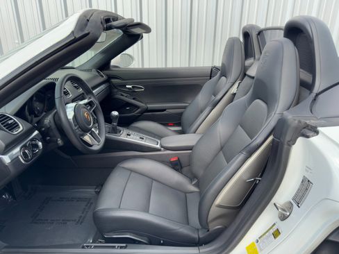 Used 2024 Porsche 718 Boxster image 32