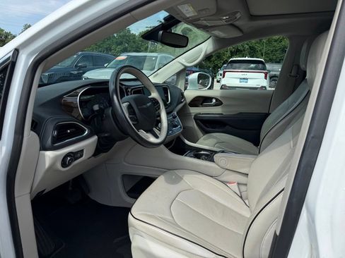 Used 2021 Chrysler Pacifica Limited w/ Premium & Safety Sphere Group AWD/4WD image 7