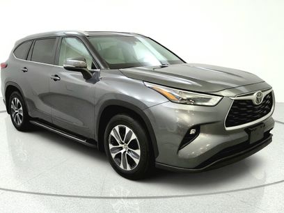 Used 2023 Toyota Highlander XLE
