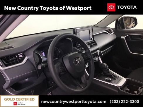 Used 2020 Toyota RAV4 LE image 7
