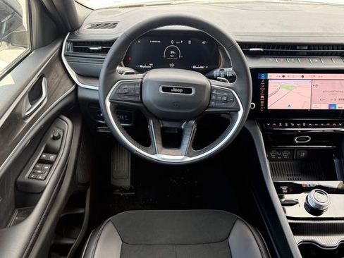 New 2026 Jeep Grand Cherokee Altitude image 35