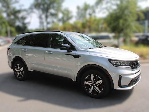 Used 2021 Kia Sorento S w/ Panoramic Sunroof Package FWD image 14
