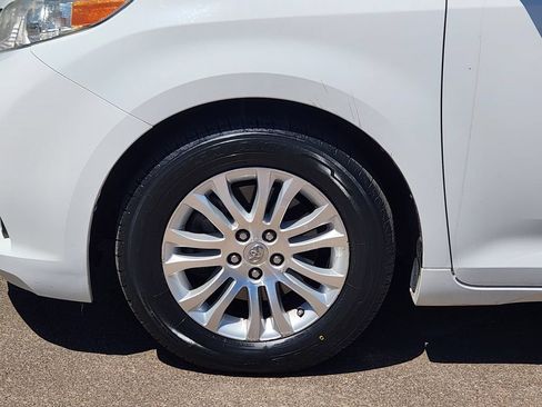 Used 2013 Toyota Sienna XLE FWD image 10