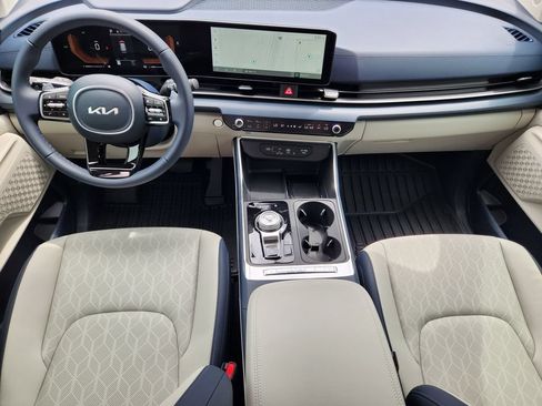New 2026 Kia Carnival EX FWD image 21