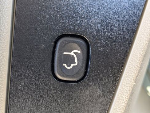 Used 2019 Dodge Grand Caravan SXT w/ Driver Convenience Group image 14