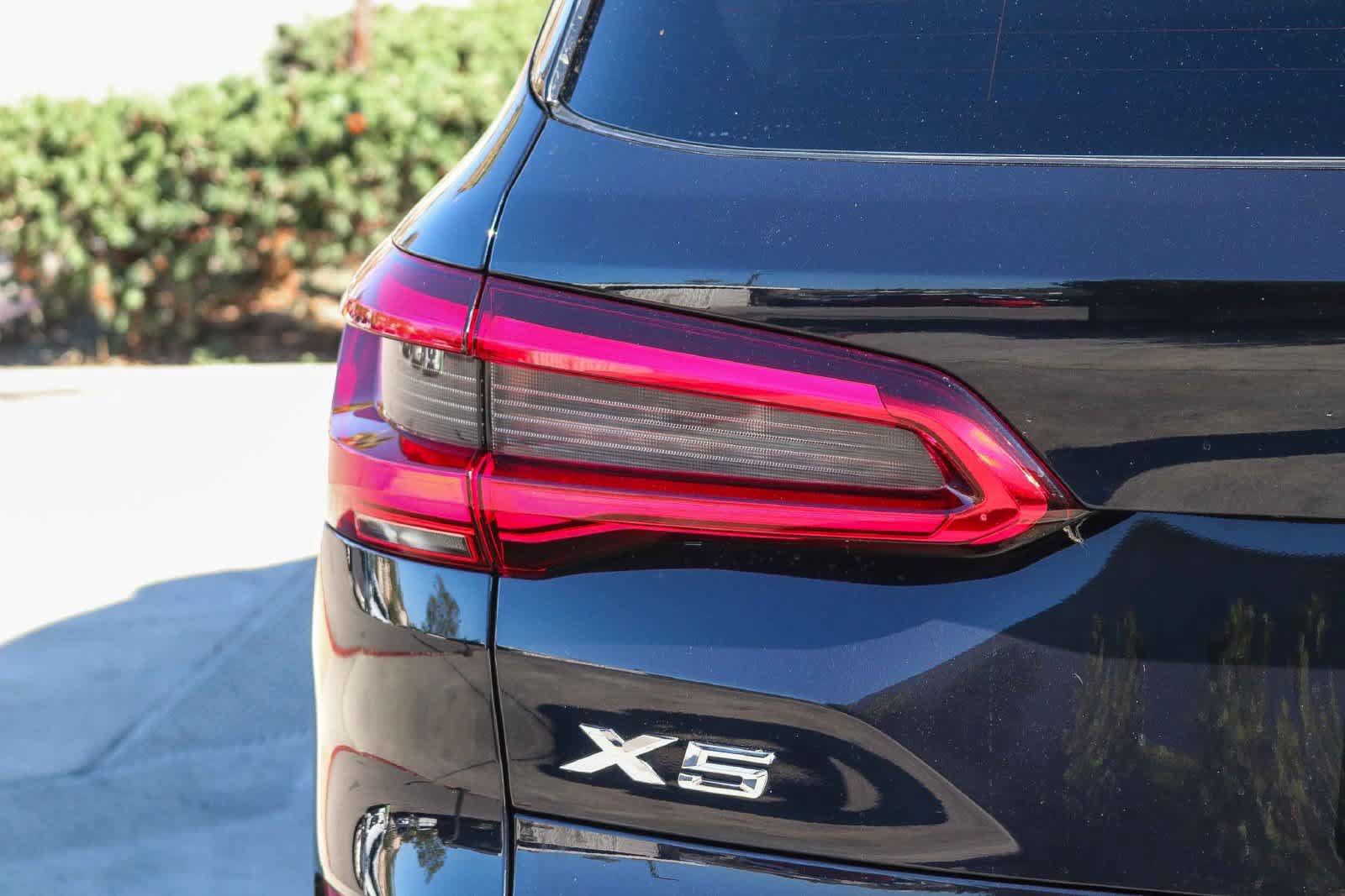 Used 2019 BMW X5 xDrive50i w/ M Sport Package AWD/4WD image 7