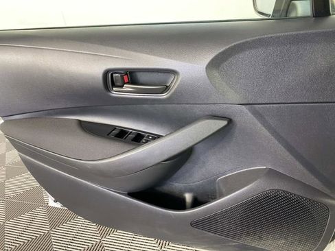 Used 2025 Toyota Corolla LE FWD image 22