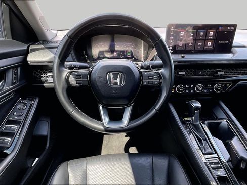 Used 2023 Honda Accord Touring image 5