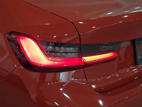 Used 2021 BMW 330i Sedan w/ Convenience Package image 30